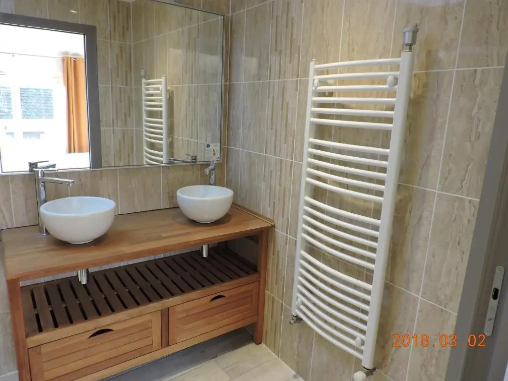 Afficher la photo 7 — La Sportive Gite 3 chambres, 3 SDB, 3 wc, terrasse, draps et ménage inclus