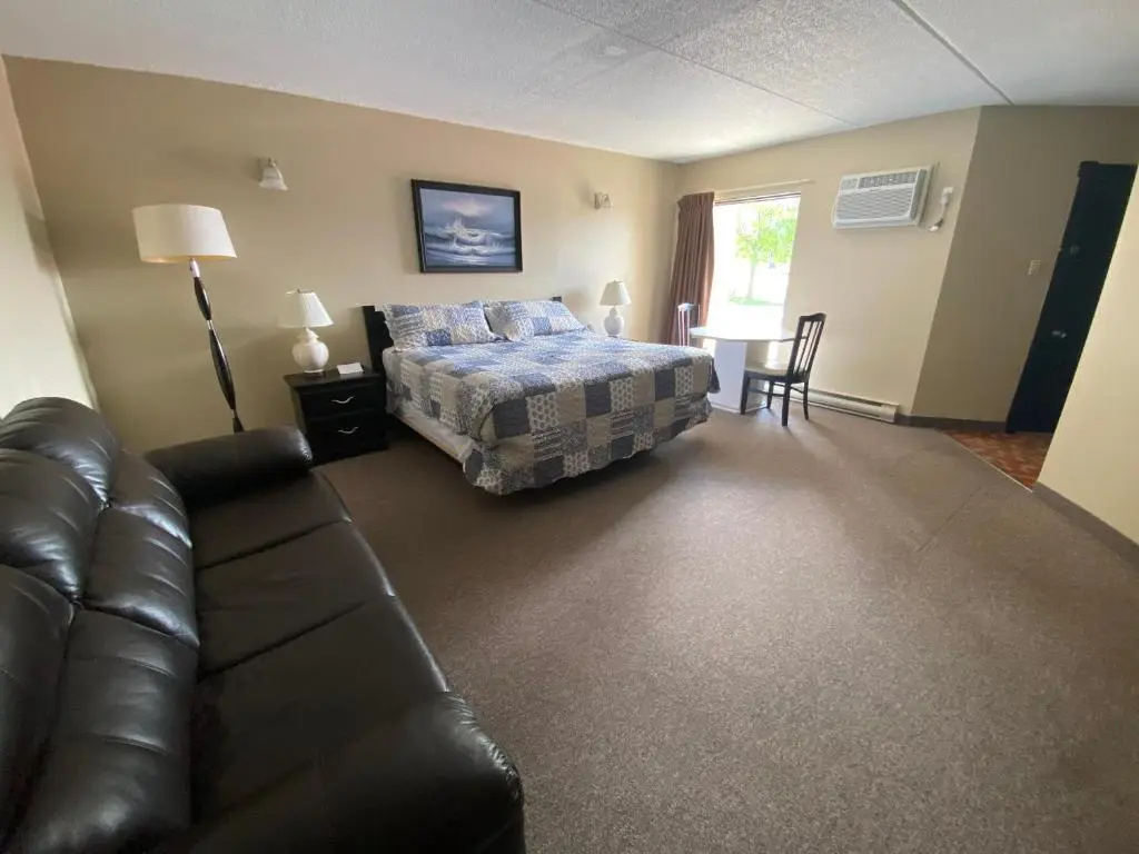 Double Junior Suite (full double bed)