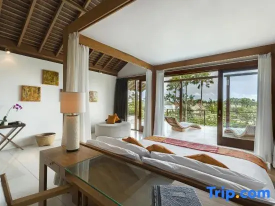 4 Bedrooms Villa