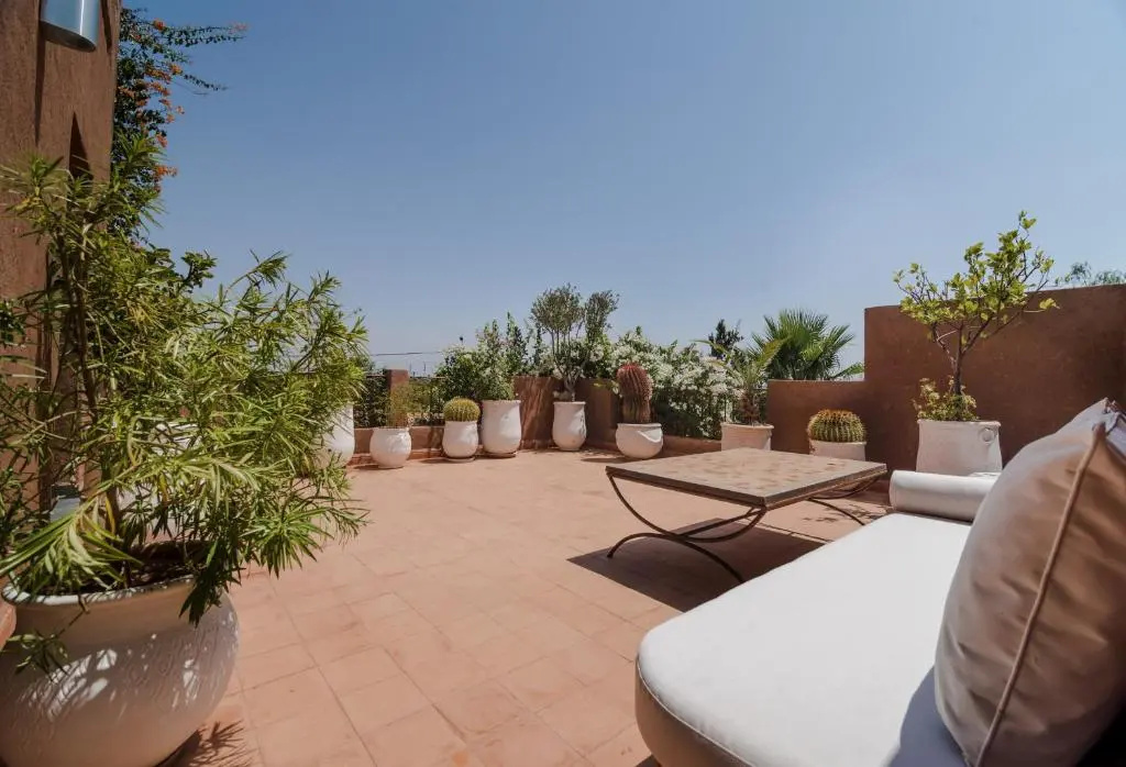 2 Bedrooms Villa