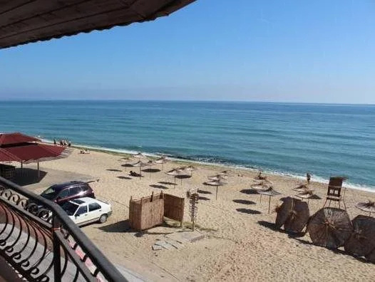 Beach & Waterfront