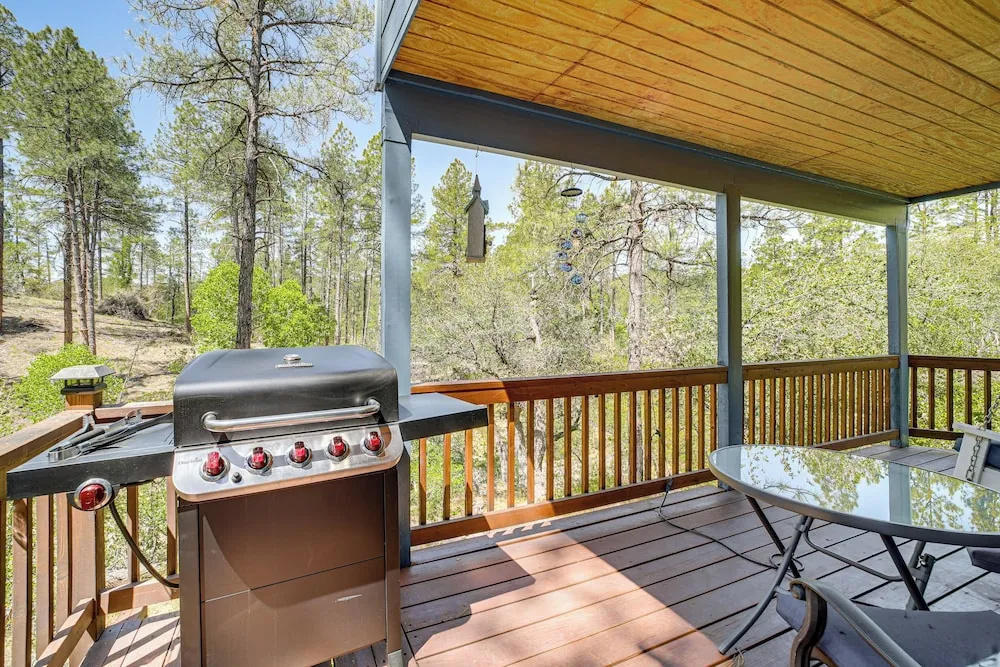 Deck, Trails & Forest Views! Ponderosa Park Cabin