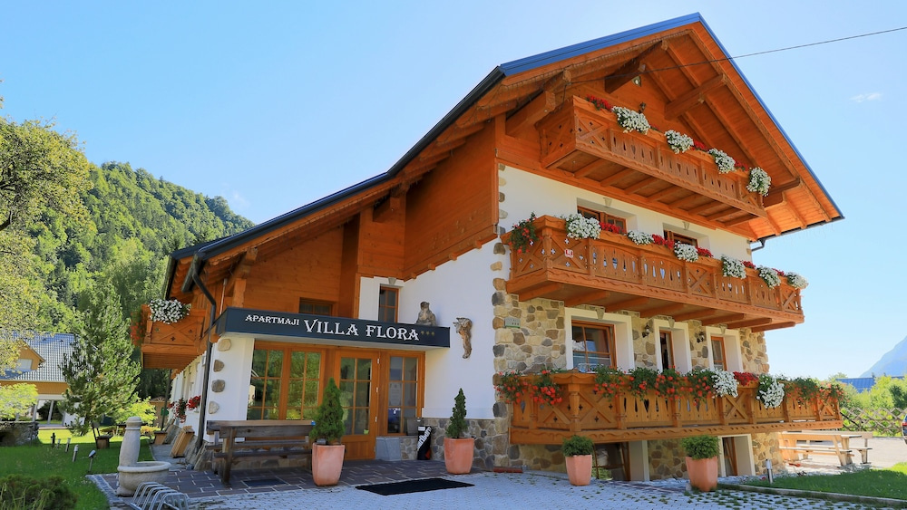 Villa Flora Apartments