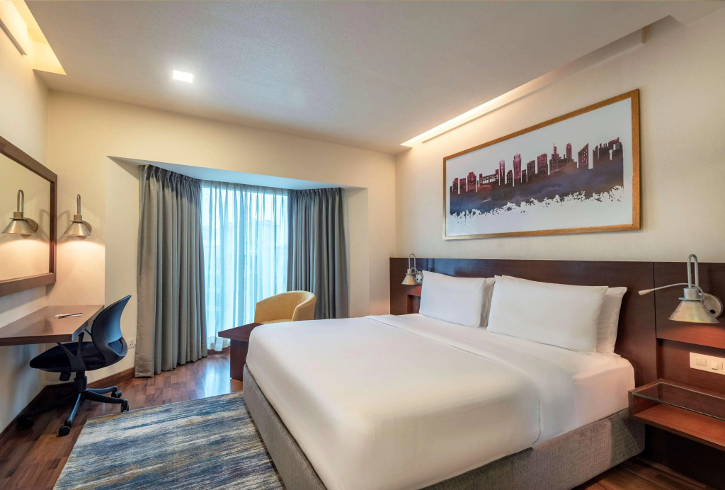 Radisson Hotel Gurugram Sohna Road City Center — 4