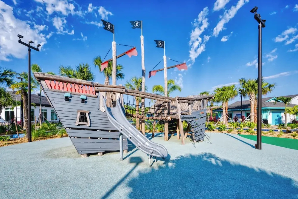 Chic 4BR Disney Retreat With Pool Mickey Rooms