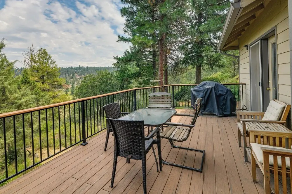 Resort-style Klamath Falls Home, Golf Course View! - фото 13
