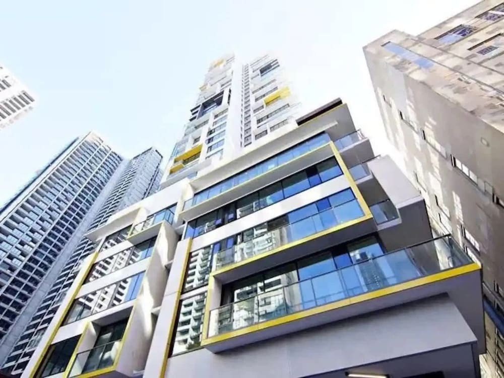 A Chic 2BR Apt Across From Southern Cross Station in Melbourne