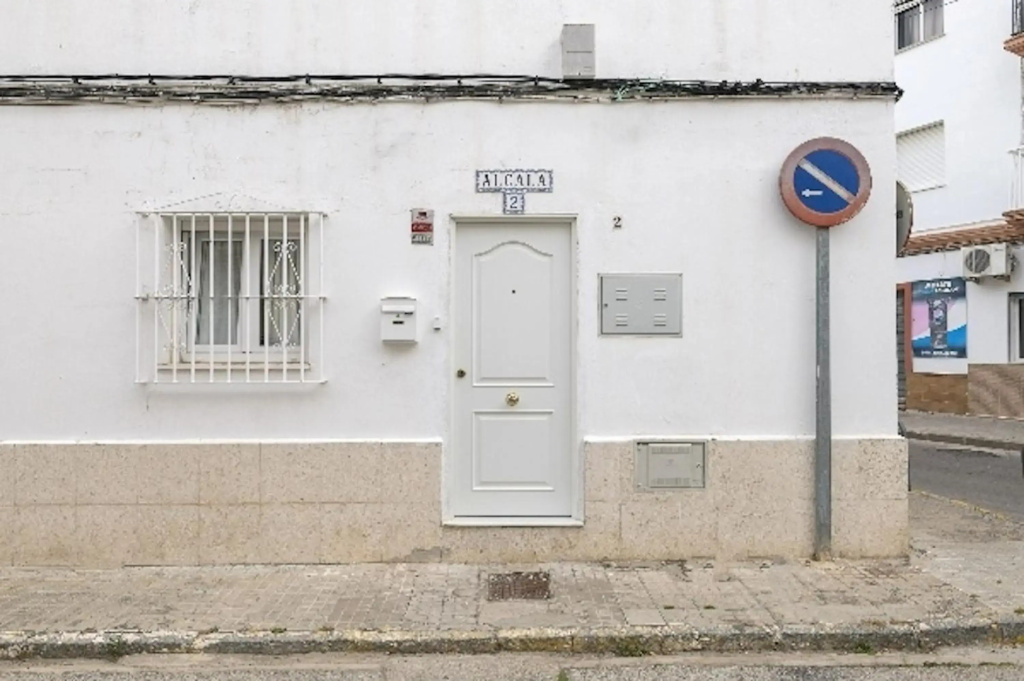 3 bedrooms house with furnished terrace and wifi at Chiclana de la Frontera 7 km away from the beach