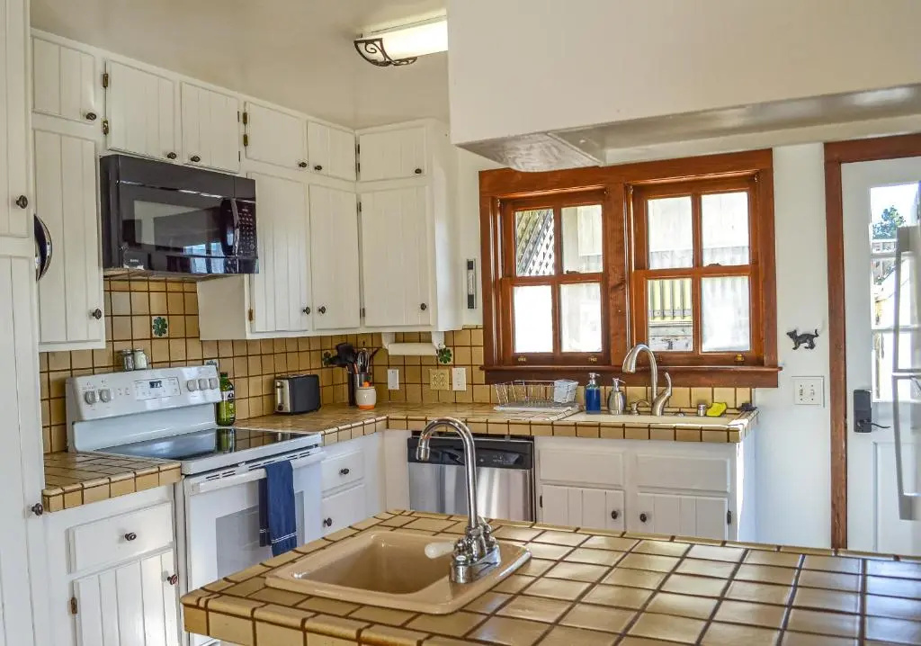 2 Bedrooms Cottage