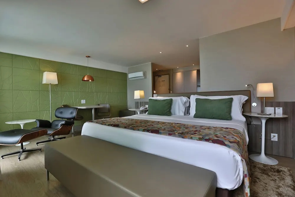 Business Double Suite (full double bed)