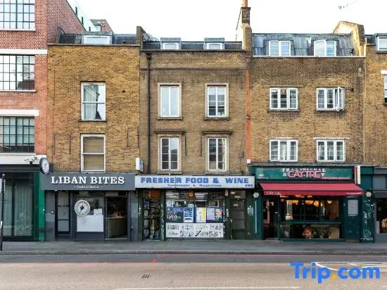 Charming Old Street Studio with Balcony in London Zone 1, Perfect for Couples