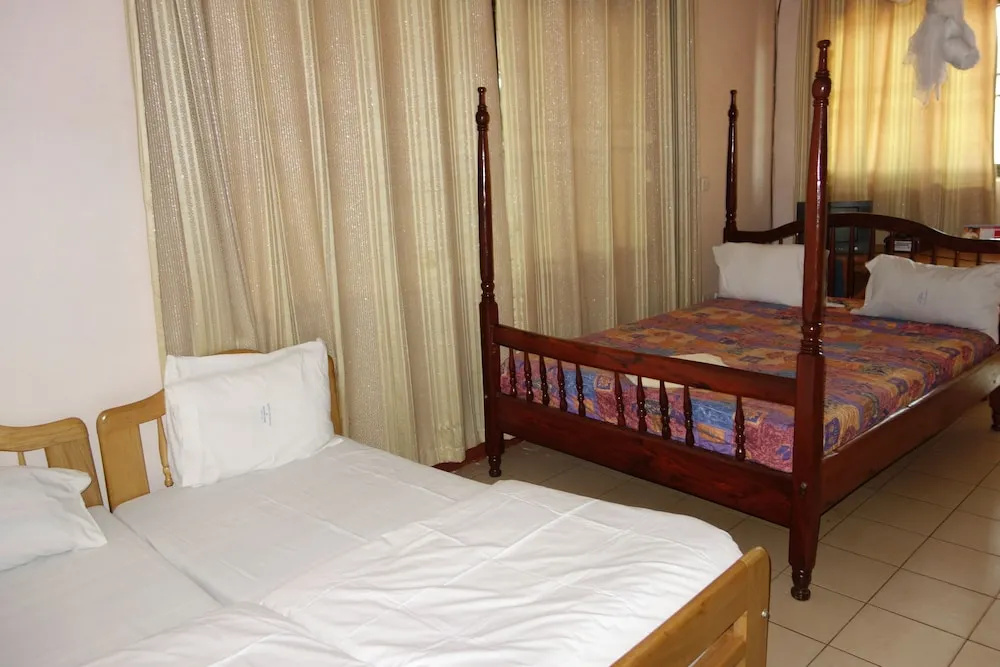 Satellite Hotel - Chambres