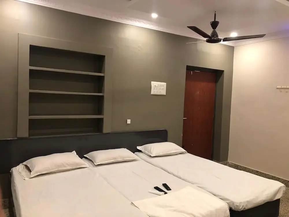 Economy room