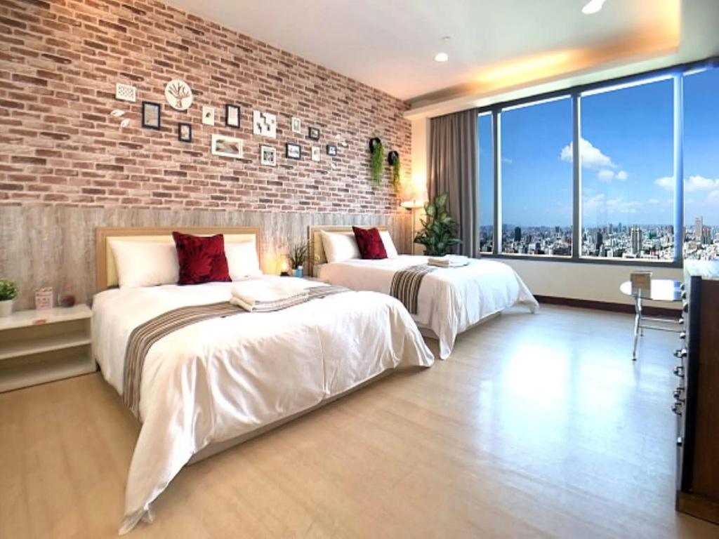 Standard Quadruple Family room with city view
