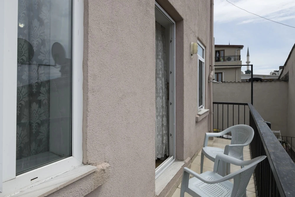 Balcony & Terrace