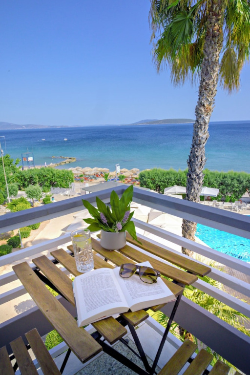Standard Double room with balcony and with sea view (full double bed)