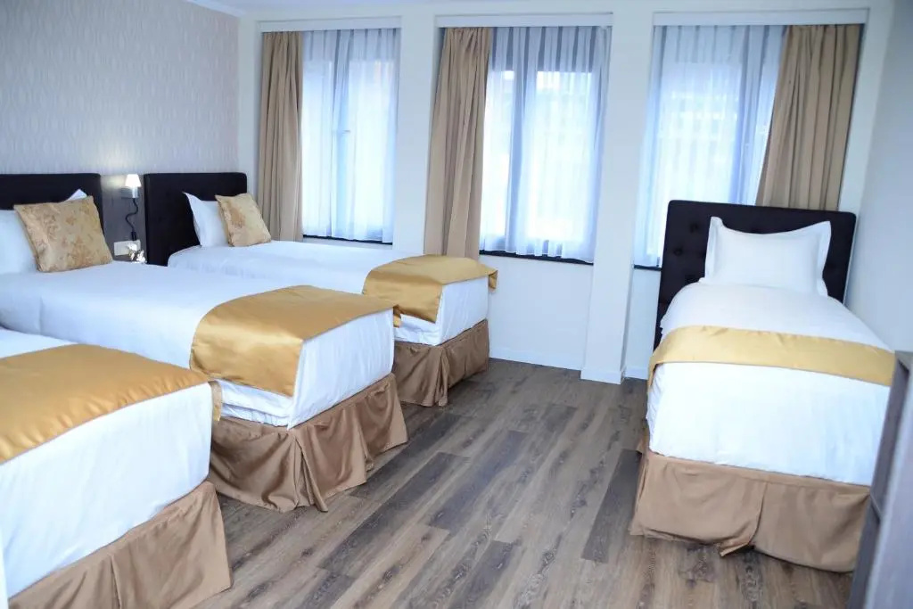 The Helmet Hotel - Chambres