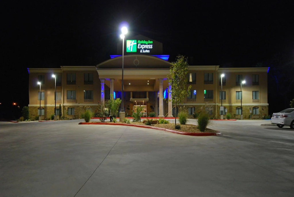Holiday Inn Express & Suites Gonzales by IHG
