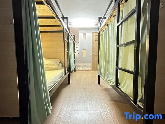 Кровать в общем номере в Alleyway Hostel - Adults Only