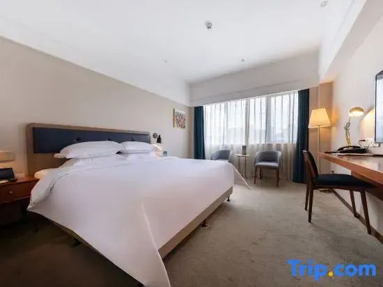 Deluxe Double room with lake view (full double bed)