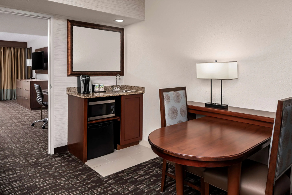 Embassy Suites by Hilton Nashville Airport - Général