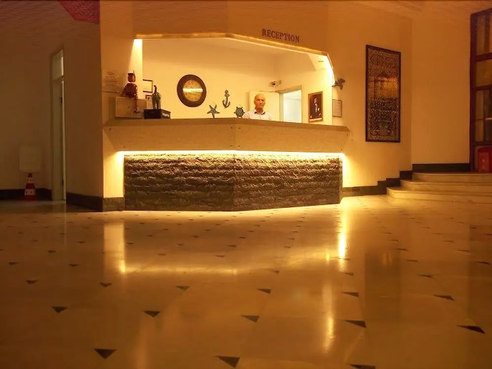 Lobby & Reception