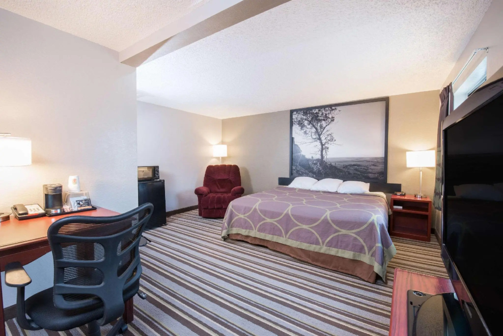 Double Suite (full double bed)