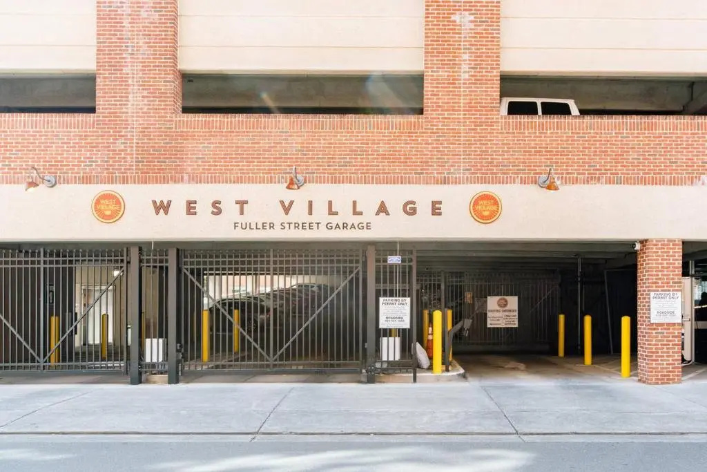 Trifecta 2BR Modern & Spacious Superhost