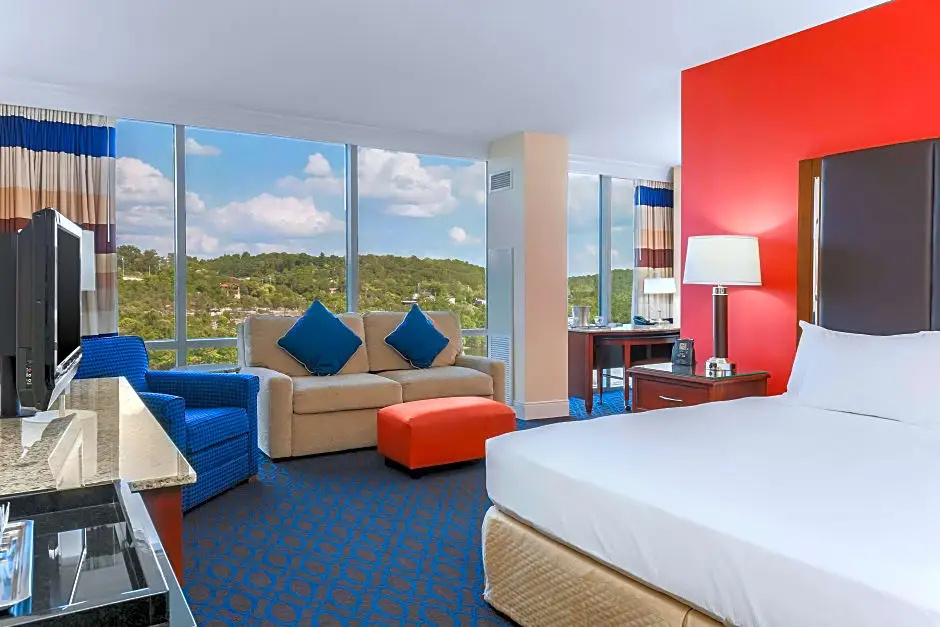 Presidential Double room with balcony (full double bed)