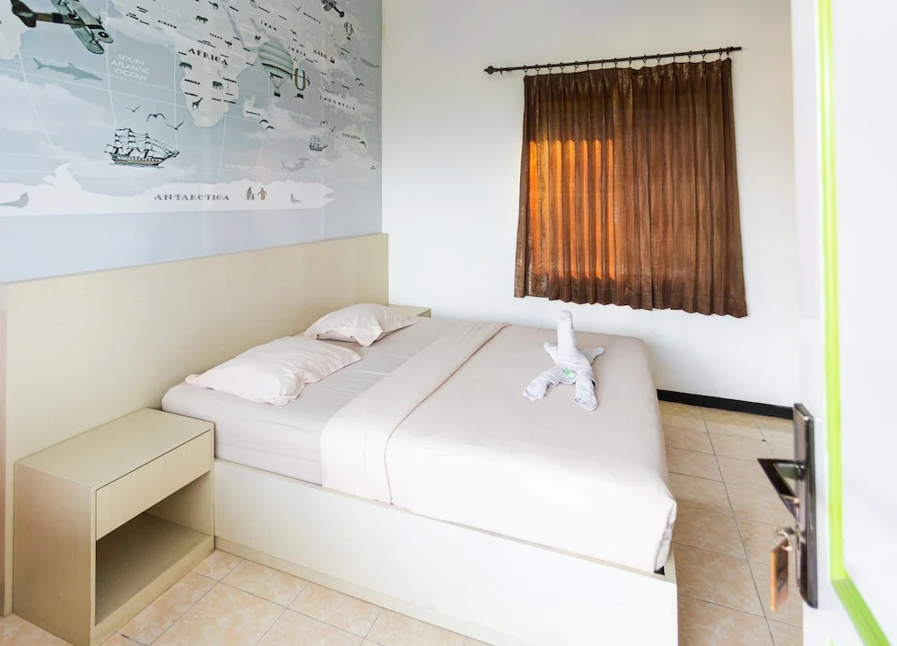 Standard Double room with balcony (full double bed)