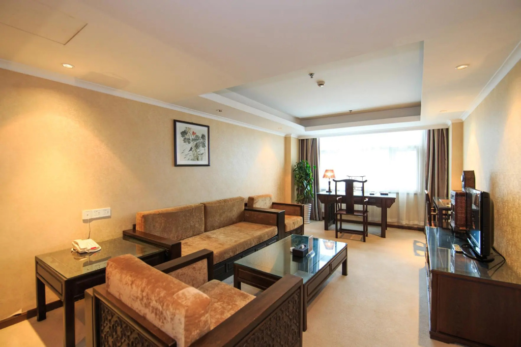 Huguang Hotel