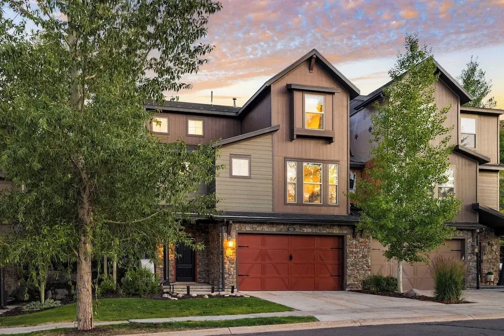 Abigail Drive Year-round Retreat w/ Hot Tub Near Trails + Historic Main St