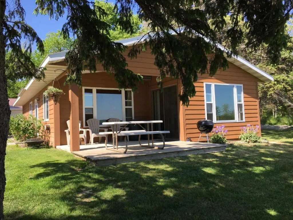 3 Bedrooms Cottage