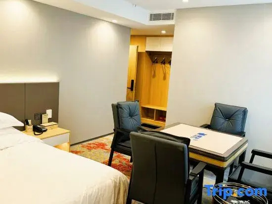 Deluxe Double room (full double bed)