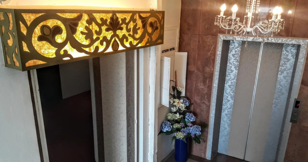 Lobby & Reception