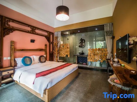 Standard Double room with courtyard view (full double bed)