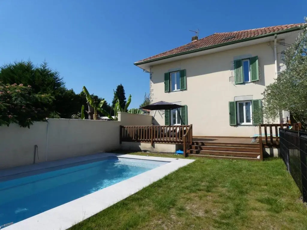Gîte Saint-Lon-les-Mines, 8 pièces, 15 personnes - FR-1-360-686