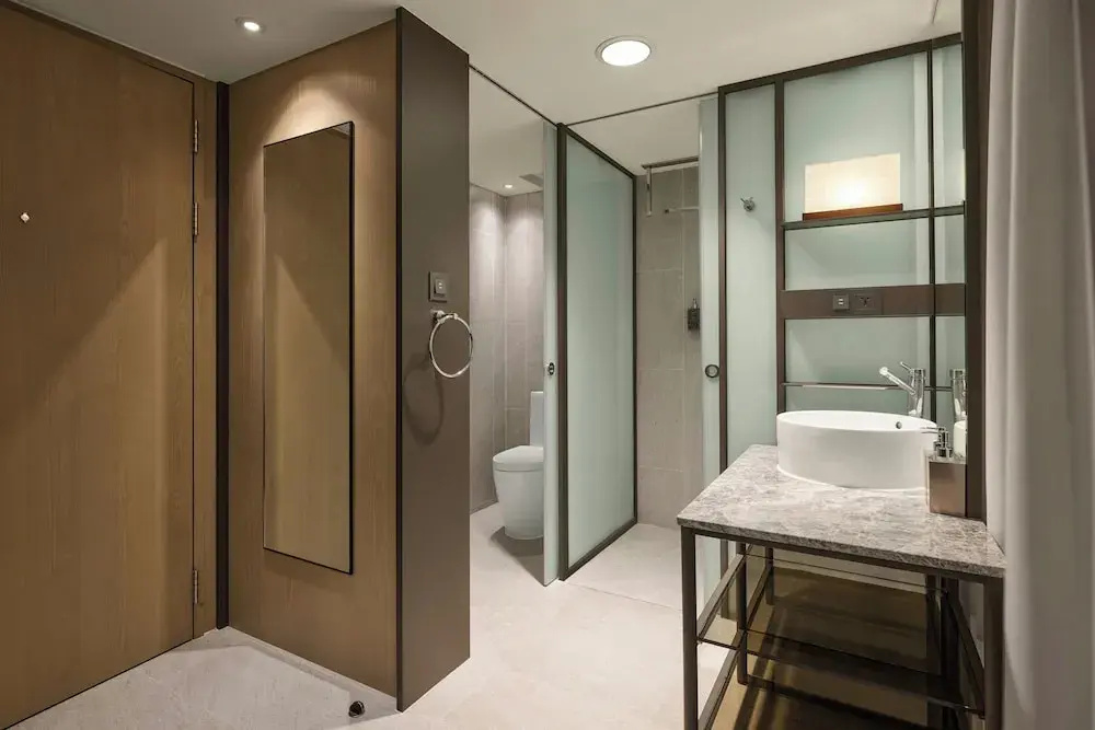 Premier room