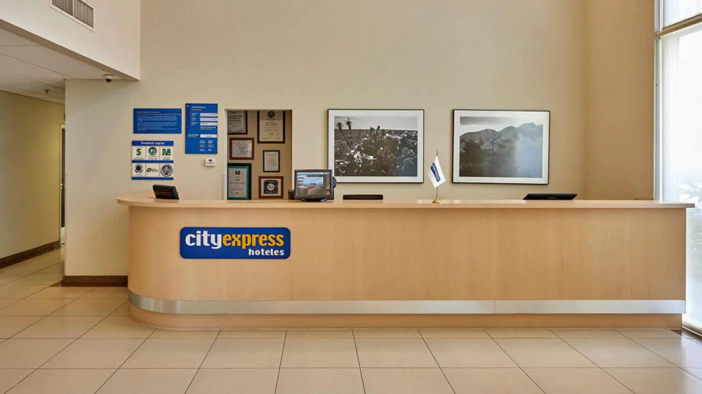 Lobby & Reception