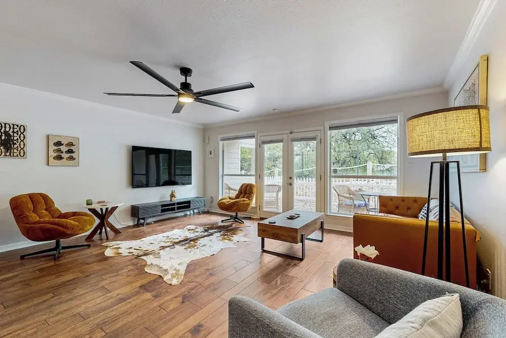 Lakeside Getaway w/ Patio on Lady Bird Lake