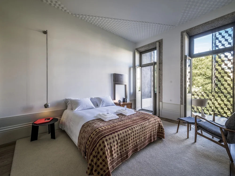 Deluxe Double room with balcony (full double bed)
