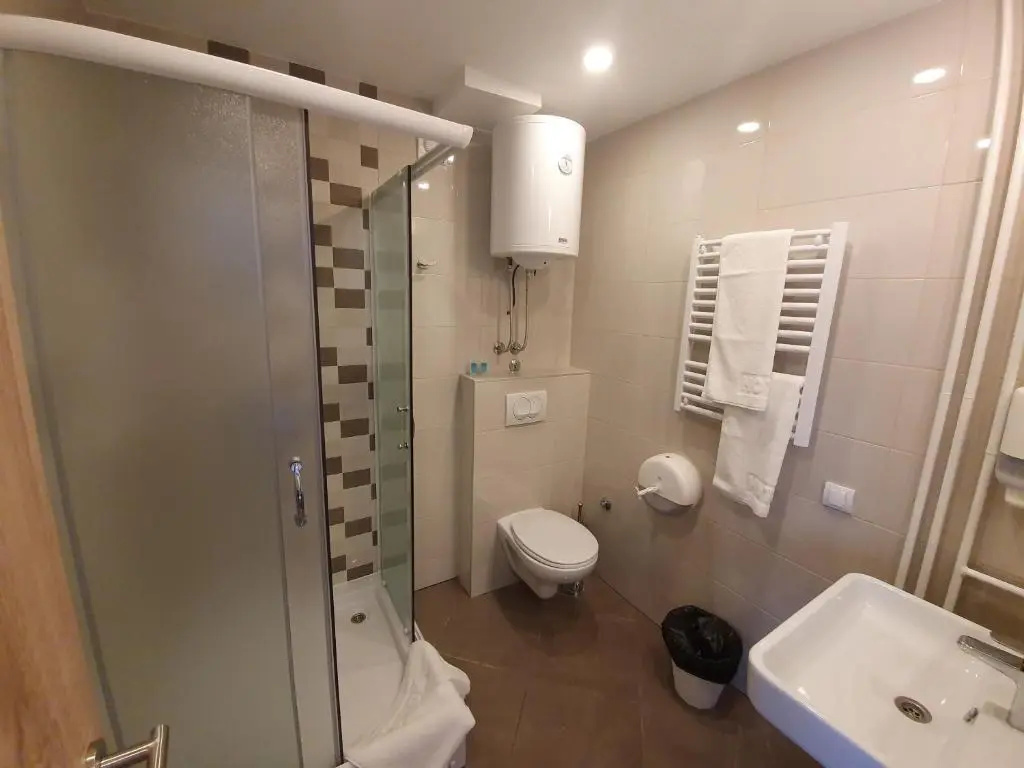 Standard Double room with balcony (full double bed)