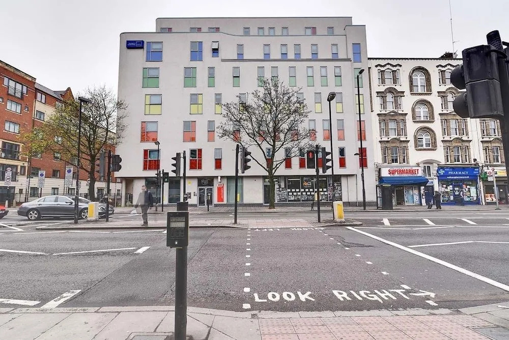 Axo Islington London