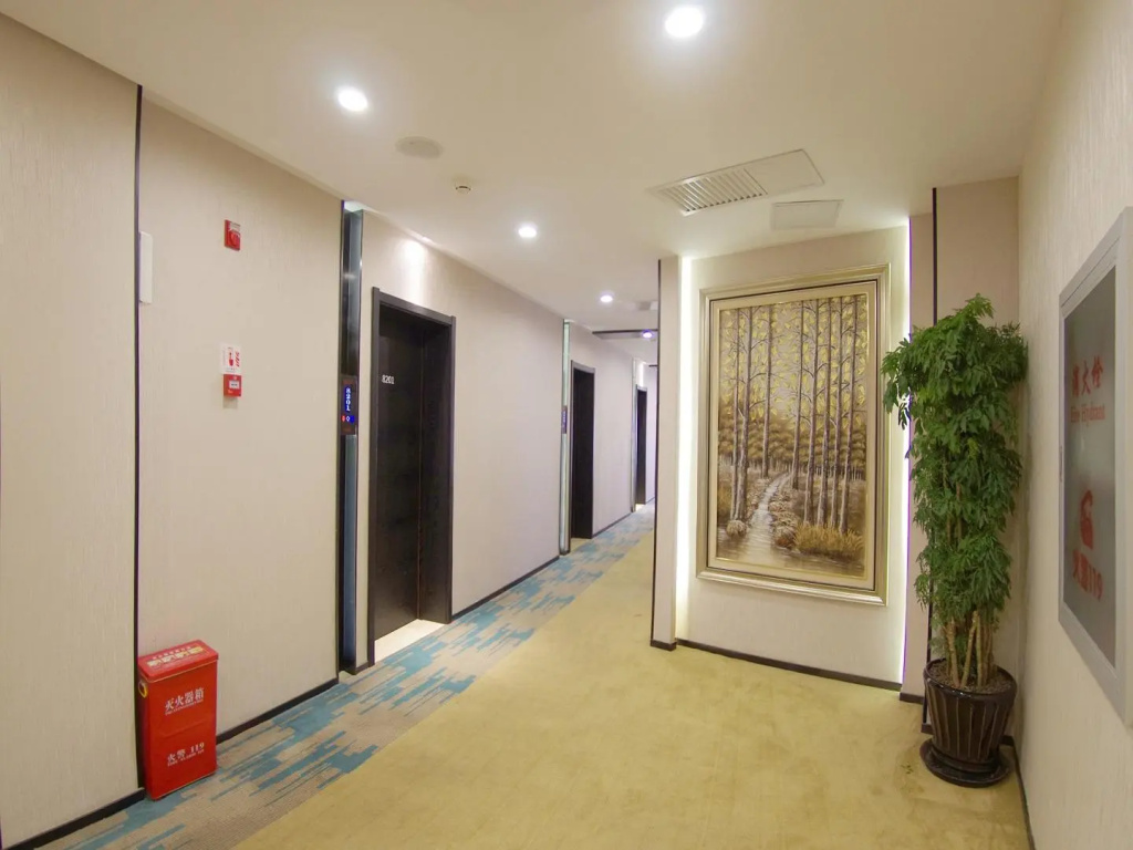 Lobby & Reception