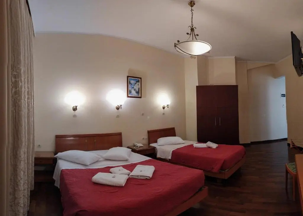 Standard Triple room