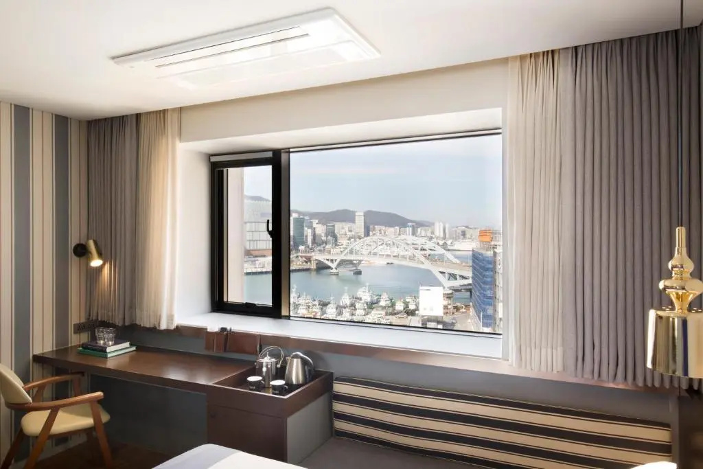 Deluxe Double room with sea view (full double bed)