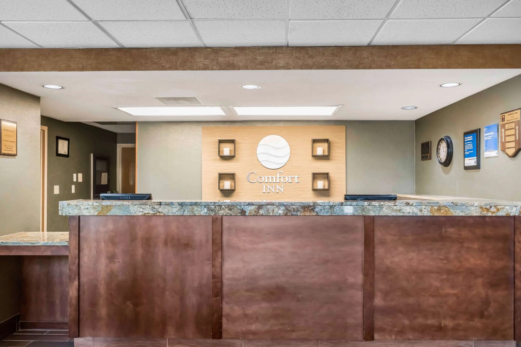 Lobby & Reception