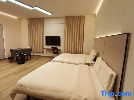Double Suite (twin beds)