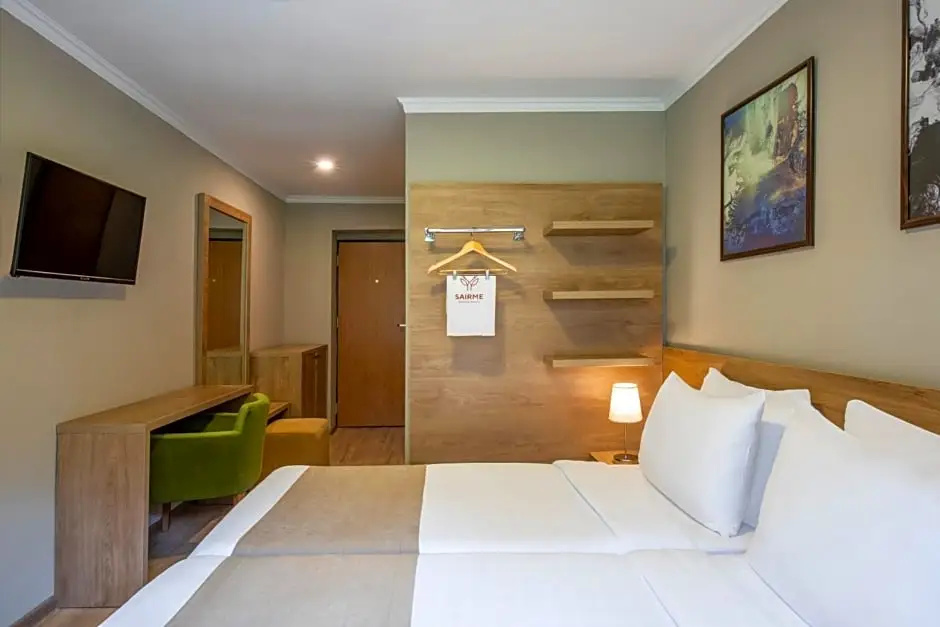 Standard Double room with mountain view (full double bed)
