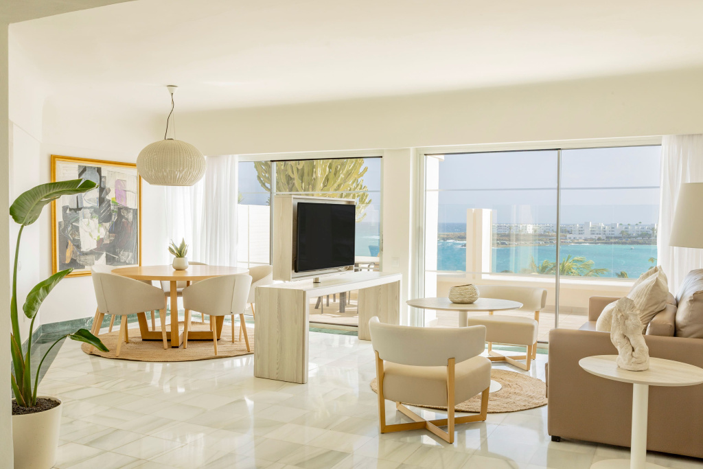 Penthouse Suite oceanfront